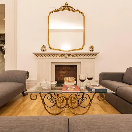 Divisi & Vendégház