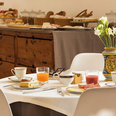 Divisi & Vendégház 4*